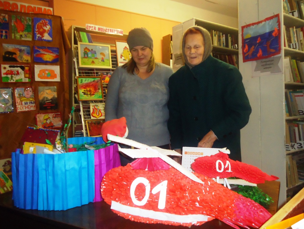 Выставка детских работ в поселке Боброво 2.JPG